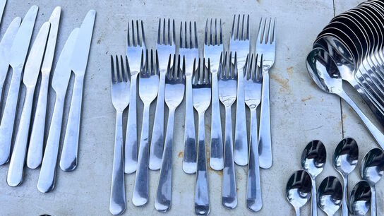 74 stk. bestik, IKEA og ADIALESSI