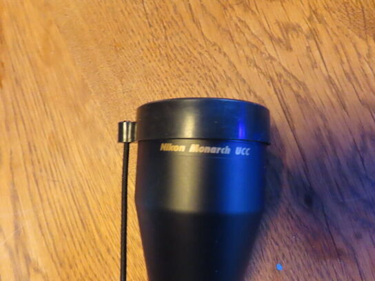 Sigtekikkert, NIKON MONARCH 25-10x50