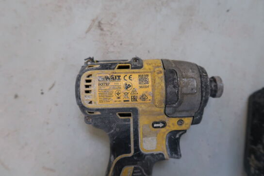 Akku håndværktøj DEWALT DCF787 med 5 stk. batterier 