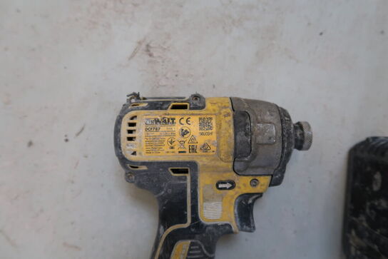 Akku håndværktøj DEWALT DCF787 med 5 stk. batterier 