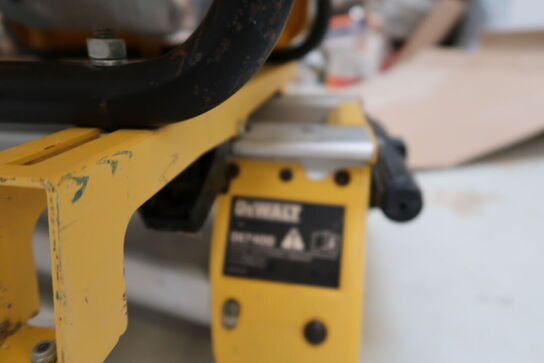 Bordrundsav DEWALT DW745-QS