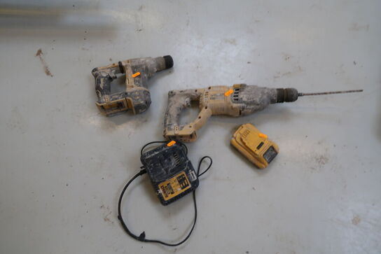 2 stk. akku håndværktøj DEWALT DCH133, med batteri og lader