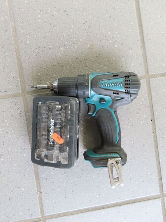 Borremaskine inkl. Bitssæt MAKITA