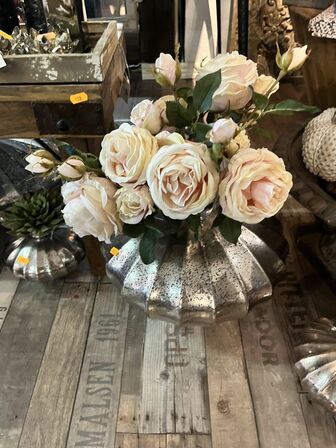 Vase m. Blomster