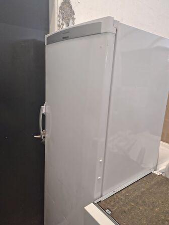 Fryseskab, brugt  BLOMBERG 