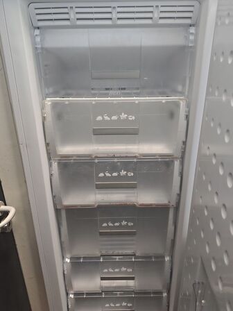 Fryseskab, brugt  BLOMBERG 