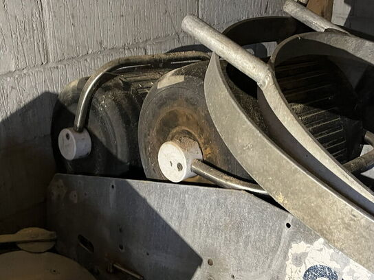 Mindre spil m. 2 tromler og lille lodsespil