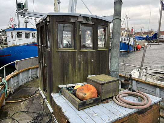 35 fod tidl. fiskefartøj/lystfartøj, ep på eg, 1965, mahogni styrehus