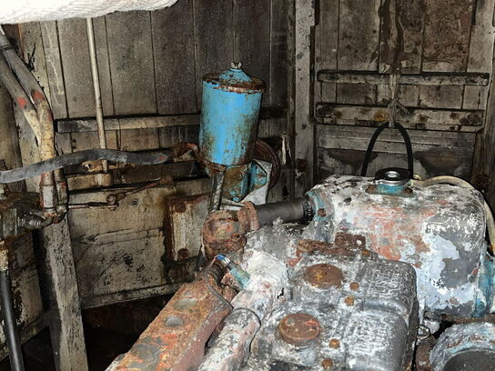 Bundgarnsjolle, Faxe Ladeplads, lærk på eg