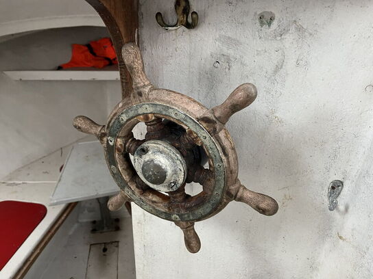 26 fod Starlet med frembygget styrehus, glasfiber, 2 køjer