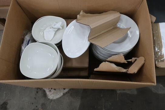 Diverse tallerkner, fade, lavasten m.v. 