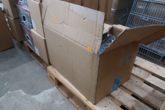 Diverse glas af plast