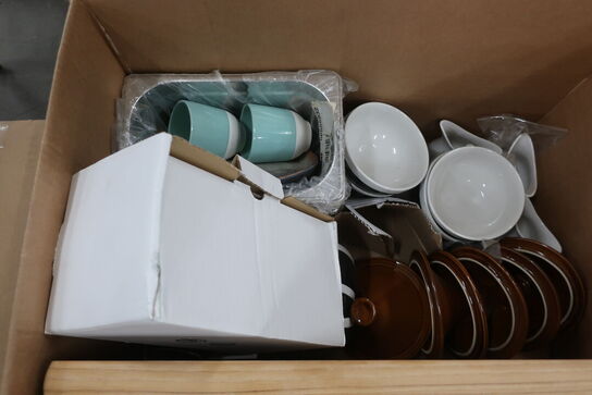 Diverse tallerkner, fade, lavasten m.v. 