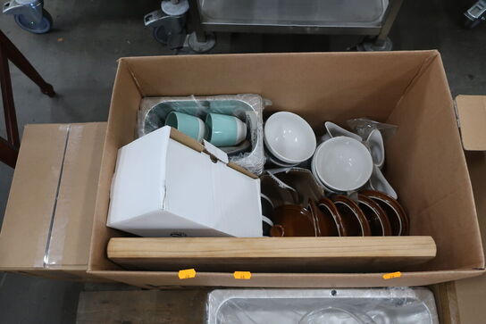 Diverse tallerkner, fade, lavasten m.v. 