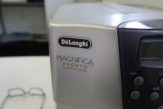 Delonghi Magnifica Pronto cappuccino
