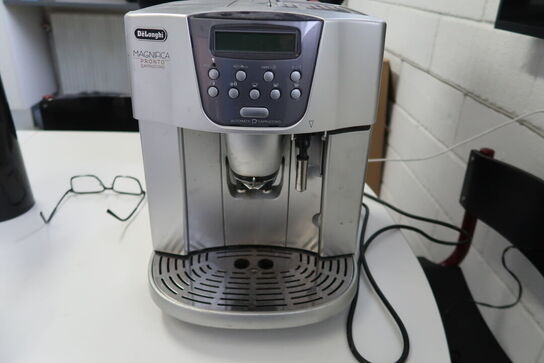 Delonghi Magnifica Pronto cappuccino
