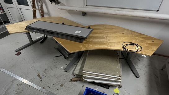 2 Hæve/sænkeborde med Støjskærme