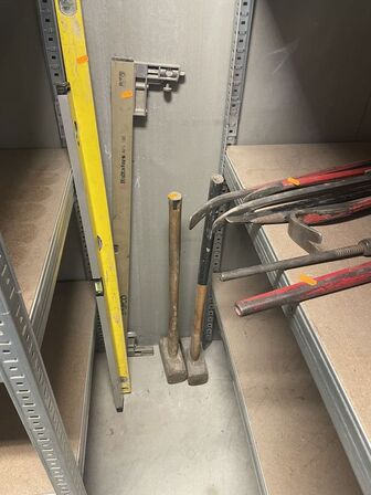 Vaterpas, brækjern mv.