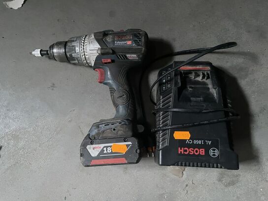 Skruemaskine BOSCH Med lader og batteri