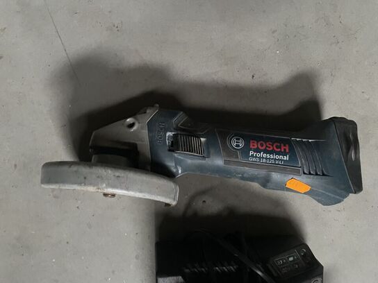 Vinkelsliber BOSCH Med lader og batteri