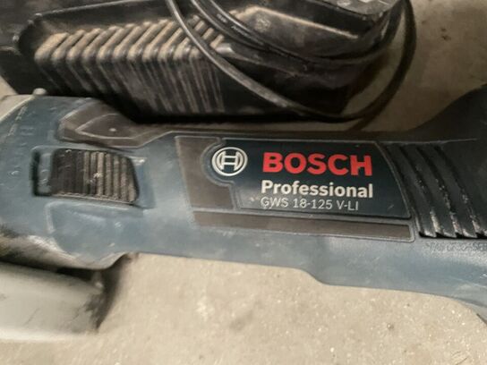 Vinkelsliber    BOSCH Med lader og batteri