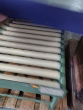 Metalbord med ruller