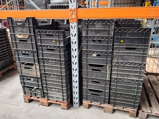 Stort parti plastkasser