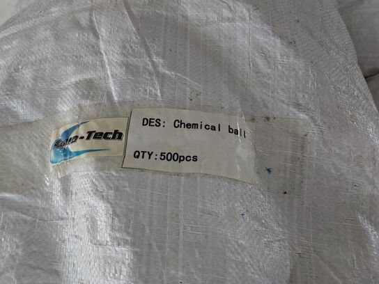 En palle chemical balls