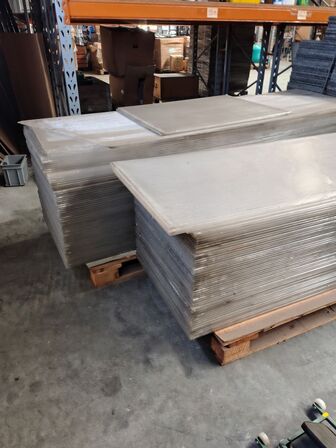 Parti transperante plader, brugte.