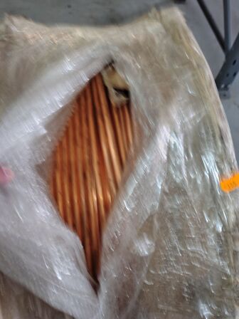 Stor tromle med kobberrør. Mange kg.