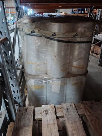 To paller pallehætter