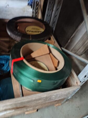 Blandet palle, bl.a. strapbånd