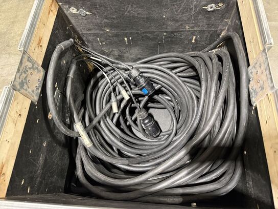 Multikabel i flightcase på hjul