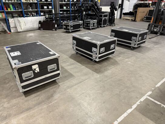 Flightcases Apmtown med flyverammer til projektorer