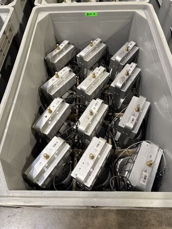 Messelamper 116 stk. i kasser med tilbehør