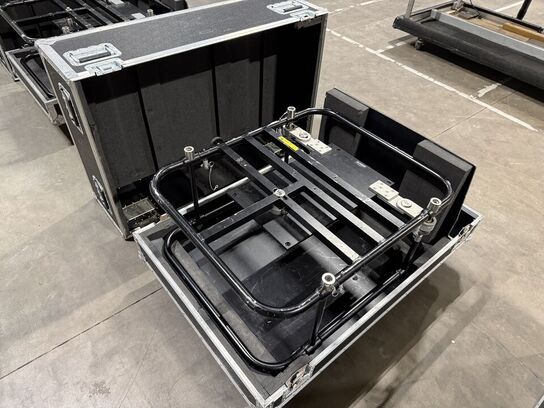 Flightcases Apmtown med flyverammer til projektorer