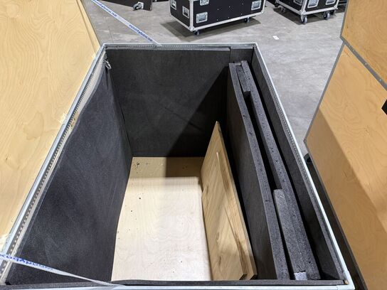 Paller med Plyfakasser