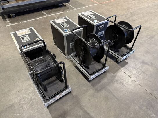 Palle med kabeltromler i flightcases