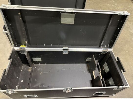 2 paller med 4 Flightcases med ramper