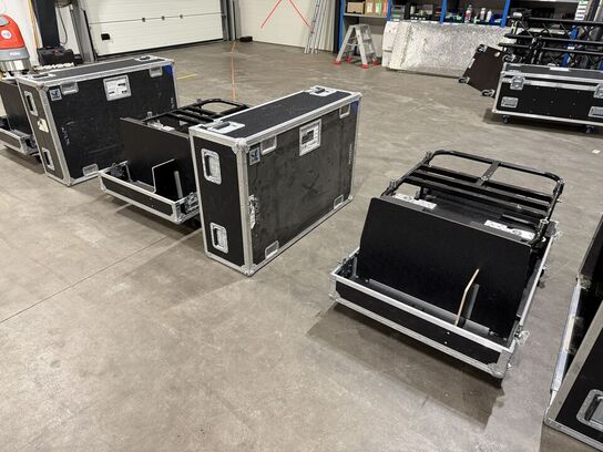 Flightcases Apmtown med flyverammer til projektorer