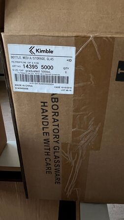 Div. Laboratorie udstyr, 2 stk. Glas flaske