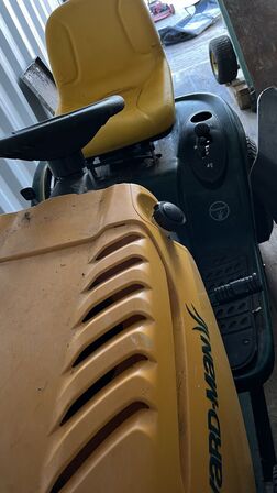 Have Traktor  YARD MAN AG9180