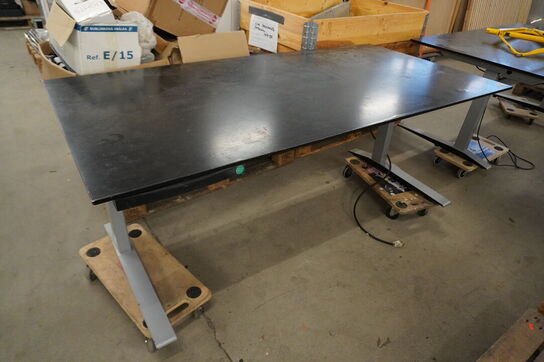 El. Hæve-/sænkeskrivebord HOLMRIIS B8