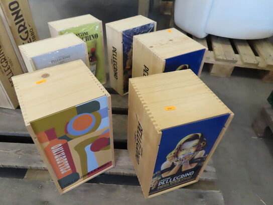 6 stk. vinkasser med metallåg, med dekoration