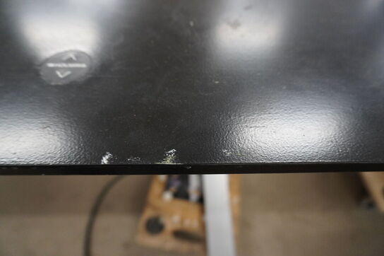 El. Hæve-/sænkeskrivebord HOLMRIIS B8