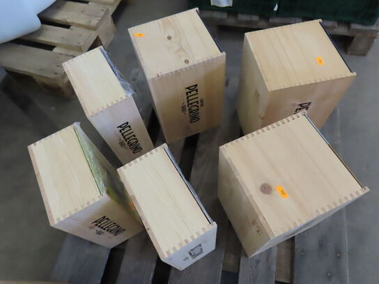 6 stk. vinkasser med metallåg, med dekoration