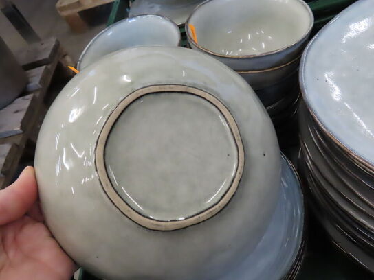 Tallerkener, dybe tallerkener, skåle ca. 85 dele