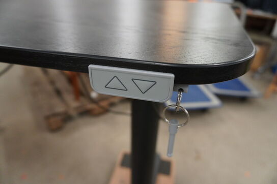 El-hæve-/sænkeskrivebord IKEA