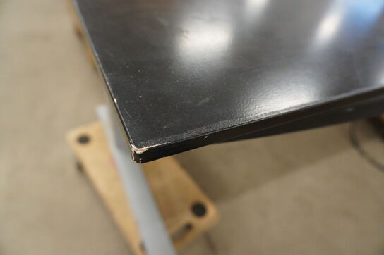 El. Hæve-/sænkeskrivebord HOLMRIIS B8