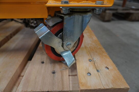 Løftevogn, samt 2 stk. fladvogne